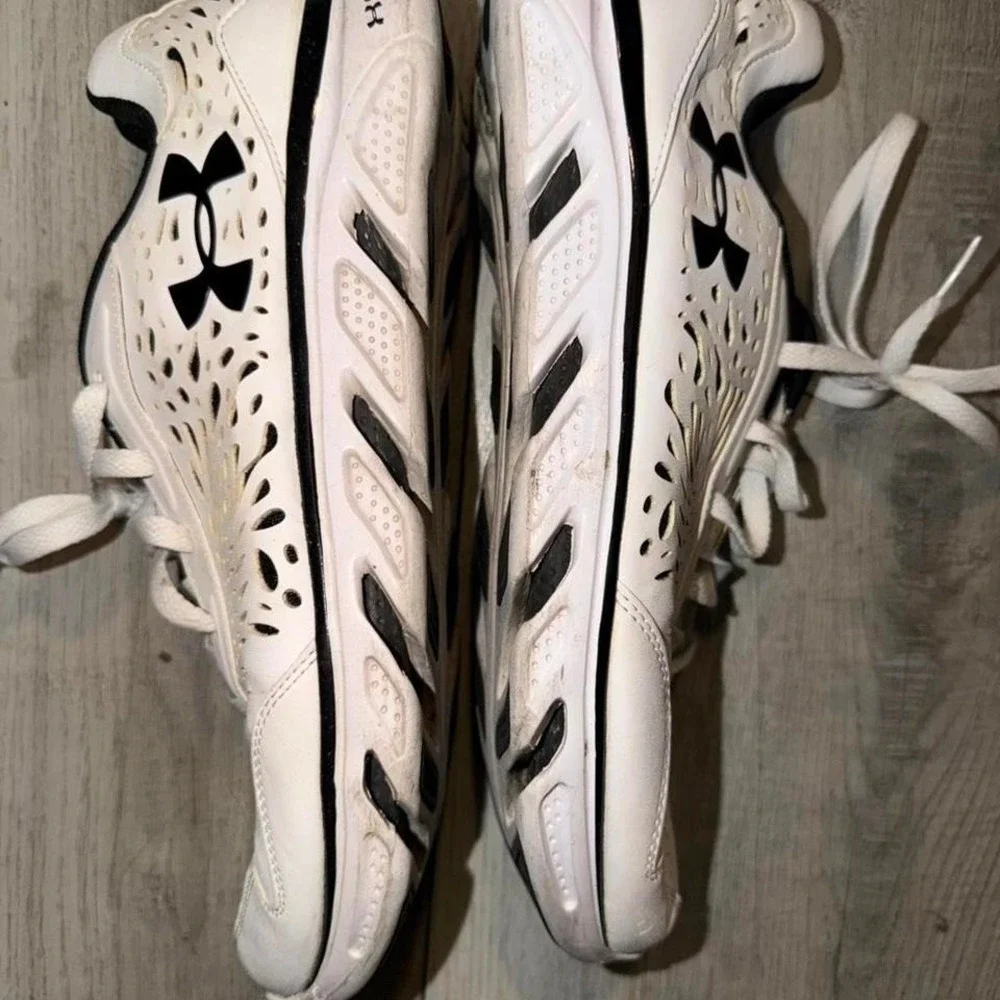 Under Armour white & black trainers men size 12‎